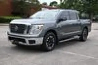 2017 Nissan Titan