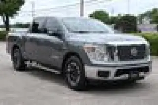 2017 Nissan Titan