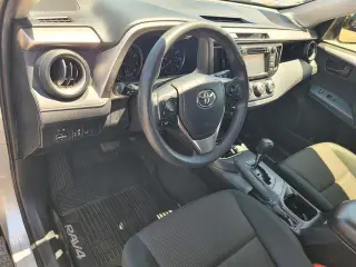Toyota RAV4 2018 LE 4dr SUV