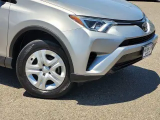 Toyota RAV4 2018 LE 4dr SUV
