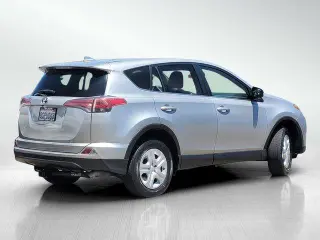 Toyota RAV4 2018 LE 4dr SUV