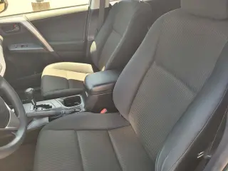 Toyota RAV4 2018 LE 4dr SUV