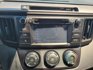 Toyota RAV4 2018 LE 4dr SUV