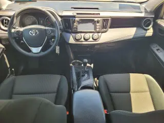 Toyota RAV4 2018 LE 4dr SUV