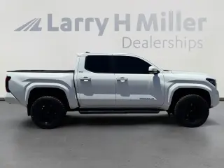 Toyota Tacoma 2024 4x2 SR5 4dr Double Cab 5.0 ft SB