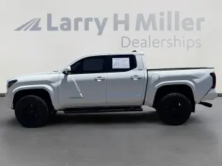 Toyota Tacoma 2024 4x2 SR5 4dr Double Cab 5.0 ft SB
