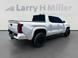 Toyota Tacoma 2024 4x2 SR5 4dr Double Cab 5.0 ft SB