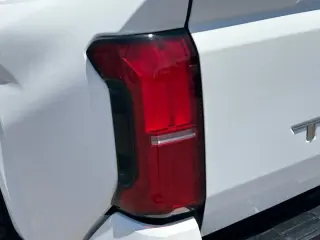 Toyota Tacoma 2024 4x2 SR5 4dr Double Cab 5.0 ft SB