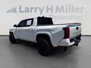 Toyota Tacoma 2024 4x2 SR5 4dr Double Cab 5.0 ft SB