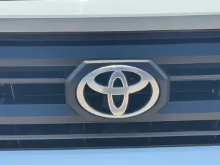 Toyota Tacoma 2024 4x2 SR5 4dr Double Cab 5.0 ft SB