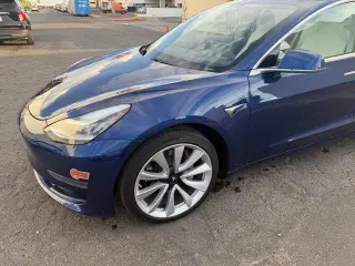 Tesla Model 3 2019 AWD Performance 4dr Fastback