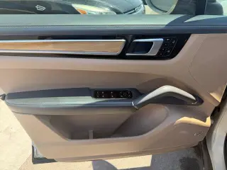 Porsche Cayenne 2020 AWD 4dr SUV