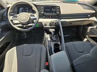 Hyundai ELANTRA 2025 SE 4dr Sedan