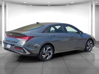 Hyundai ELANTRA 2025 SEL Sport 4dr Sedan