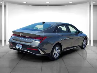 Hyundai ELANTRA 2025 SE 4dr Sedan