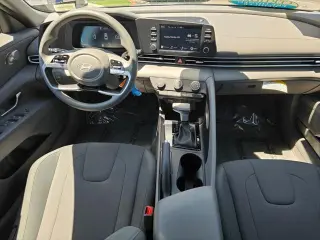 Hyundai ELANTRA 2025 SE 4dr Sedan