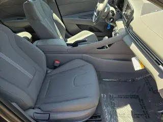 Hyundai ELANTRA 2025 SE 4dr Sedan