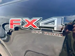 Ford F-150 2023 4x4 XL 4dr SuperCrew 6.5 ft. SB