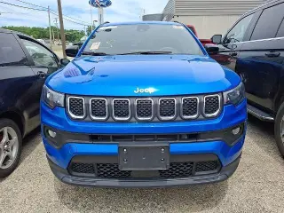 Jeep Compass 2023 4x4 Latitude Lux 4dr SUV