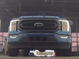 Ford F-150 2023 4x4 Lariat 4dr SuperCrew 5.5 ft. SB