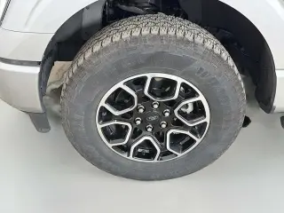 Ford F-150 2023 4x4 XL 4dr SuperCrew 5.5 ft. SB