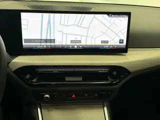 BMW 3 Series 2025 AWD 330i xDrive 4dr Sedan