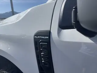 2025 Ford Super Duty F-350 SRW Platinum