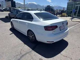 2016 Volkswagen Jetta Sedan 1.8T Sport