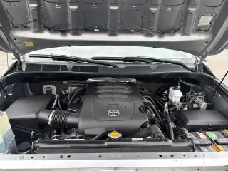 2013 Toyota Tundra 4WD Truck