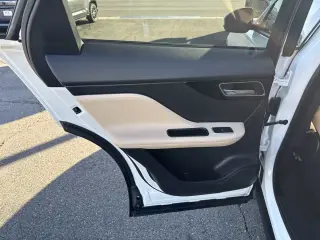 2018 Jaguar F-PACE 25t Premium