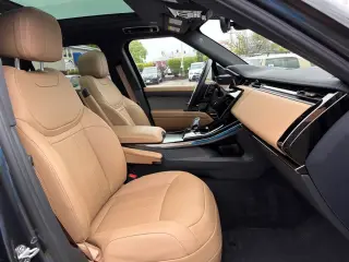 2025 Land Rover Range Rover Sport SE