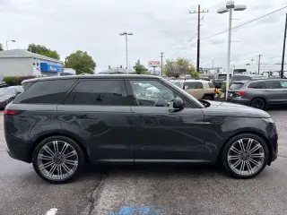 2025 Land Rover Range Rover Sport SE