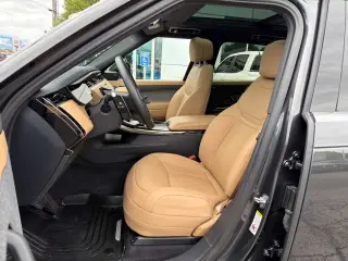 2025 Land Rover Range Rover Sport SE