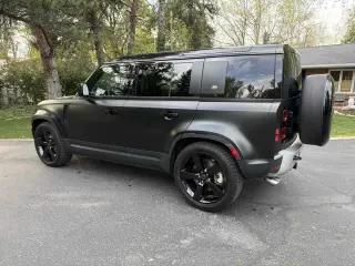 2024 Land Rover Defender SE