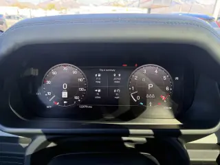 2024 Land Rover Defender SE
