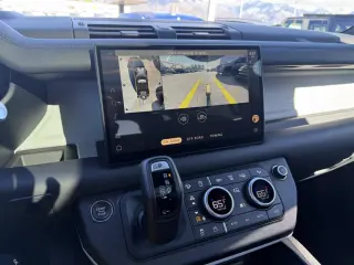 2024 Land Rover Defender SE