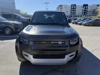 2024 Land Rover Defender SE