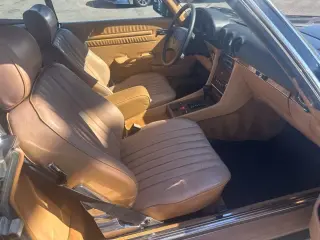 1987 Mercedes-Benz 560SL