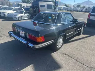 1987 Mercedes-Benz 560SL