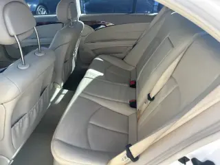 2005 Mercedes-Benz E320