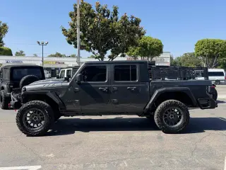 2024 Jeep Gladiator
