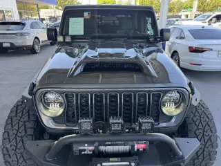 2024 Jeep Gladiator