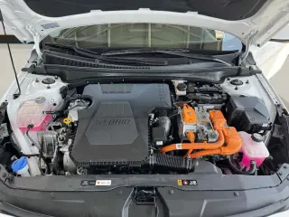 2023 Hyundai Elantra Hybrid