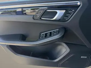 2020 Porsche Macan S