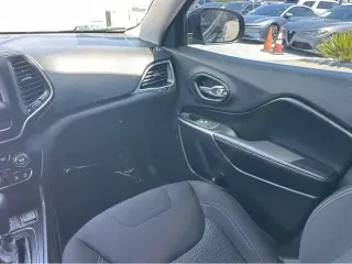 2020 Jeep Cherokee