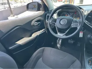 2020 Jeep Cherokee