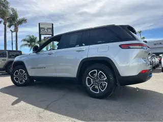 2022 Jeep Grand Cherokee 4xe Trailhawk