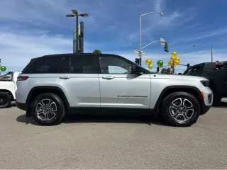 2022 Jeep Grand Cherokee 4xe Trailhawk