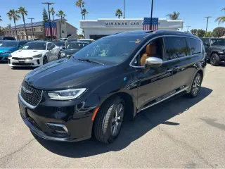 2023 Chrysler Pacifica Hybrid Pinnacle