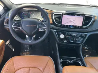 2023 Chrysler Pacifica Hybrid Pinnacle